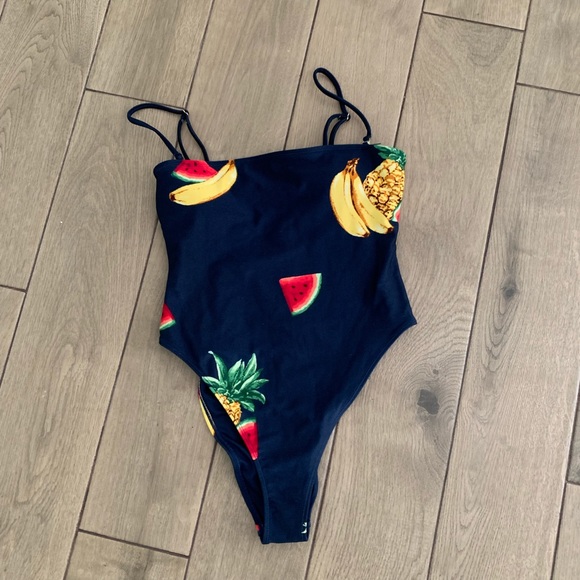 Bathing suit - Picture 1 of 3